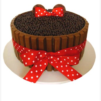 Kit Kat Chocolates Cake